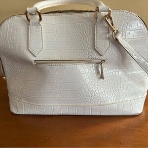 Elegant White Crocodile-Embossed Women's Bag